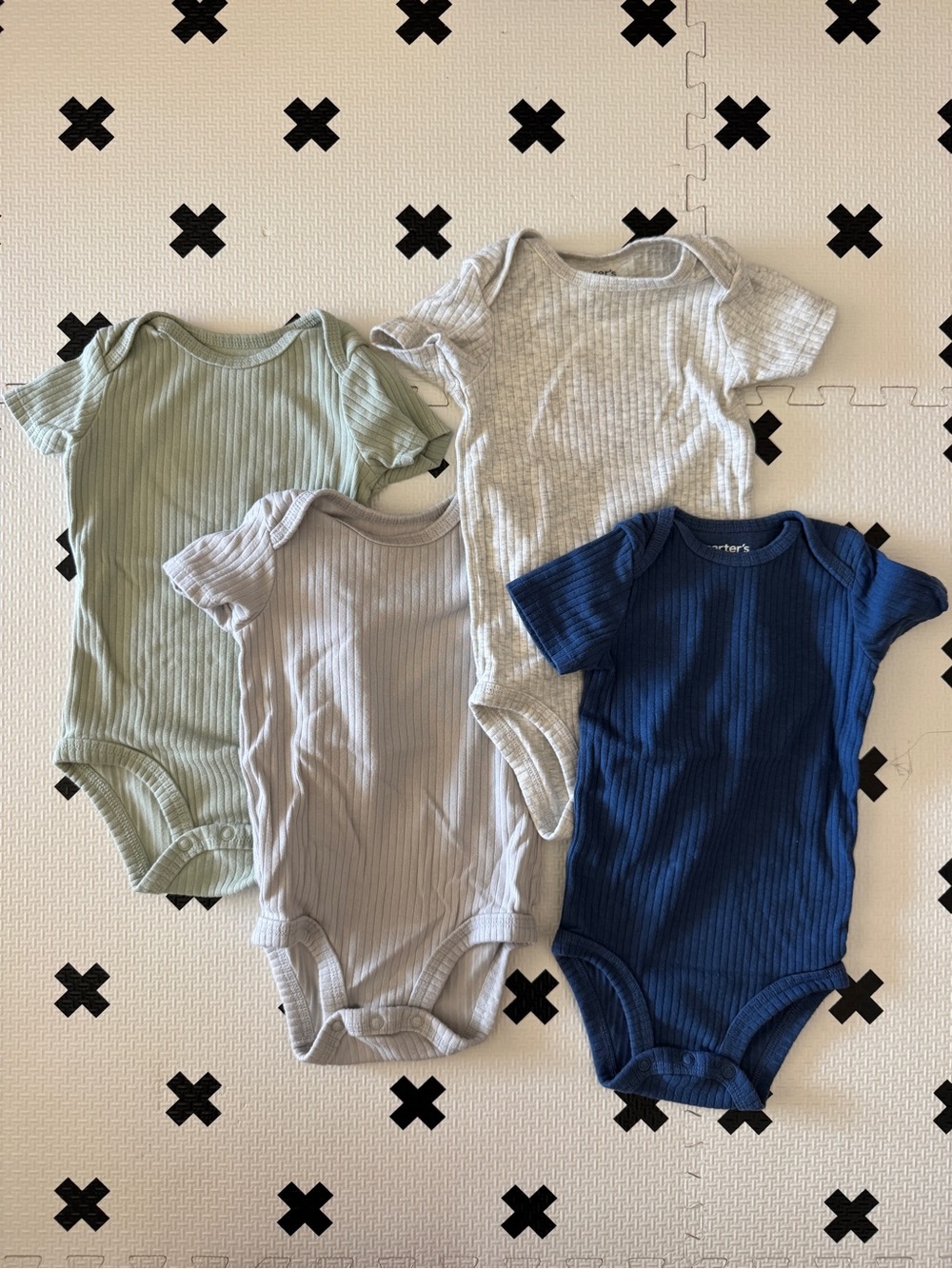 Carter’s baby ribbed bodysuit lot in 6m